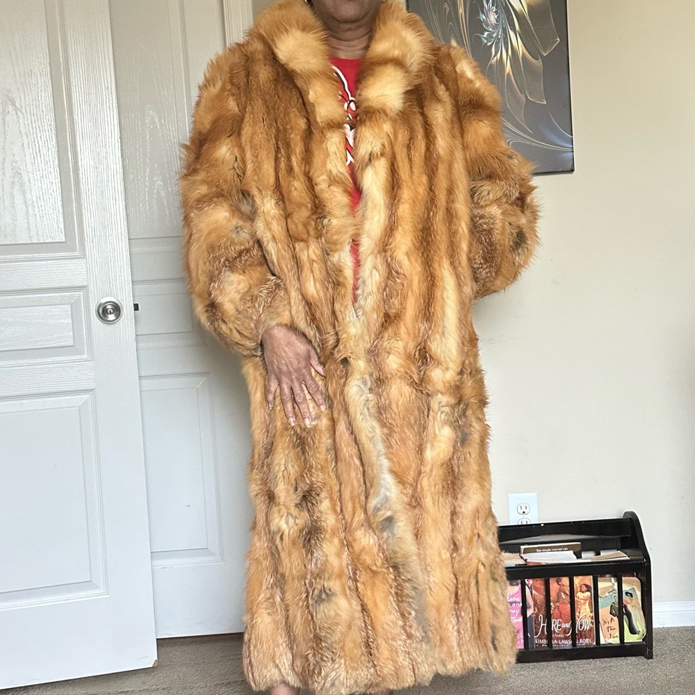 Fur coat - Picture 1 of 1